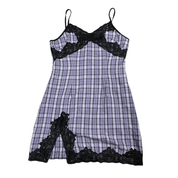 ROMWE Dresses & Skirts - ROMWE size large NWT purple plaid design dress with black lace detailing.